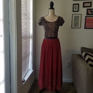 🦖3/$10 Fio Fio skirt, M